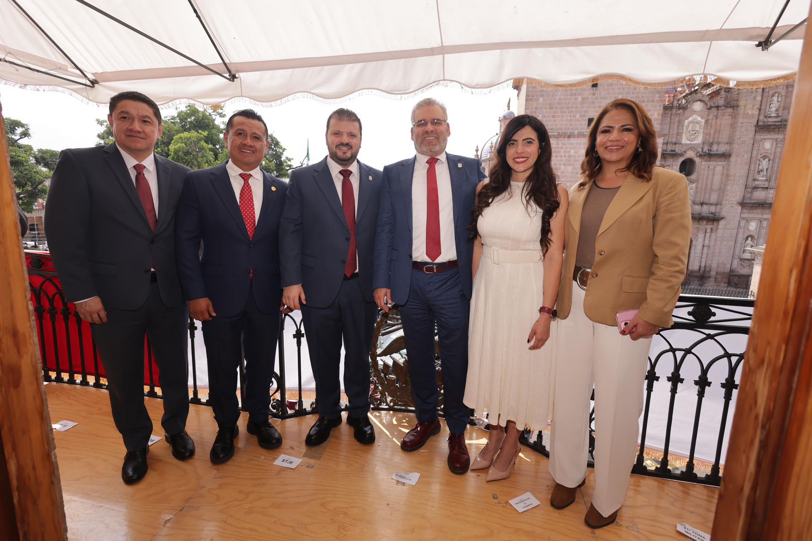 Salario mínimo vs salarios del gobernador de Michoacán, diputados locales y jueces y magistrados