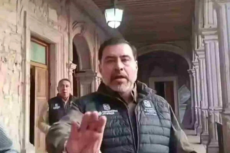 Periodista desmiente a Bedolla; no hay acercamientos