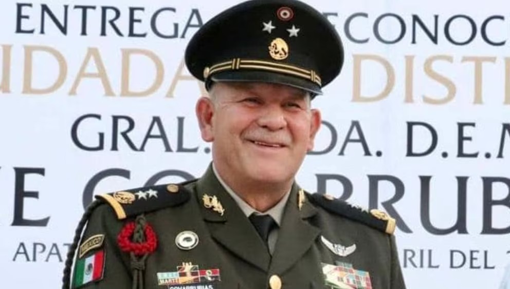 Subsecretario de Sedena, acusado de nexos con cártel criminal de Michoacán, se retira
