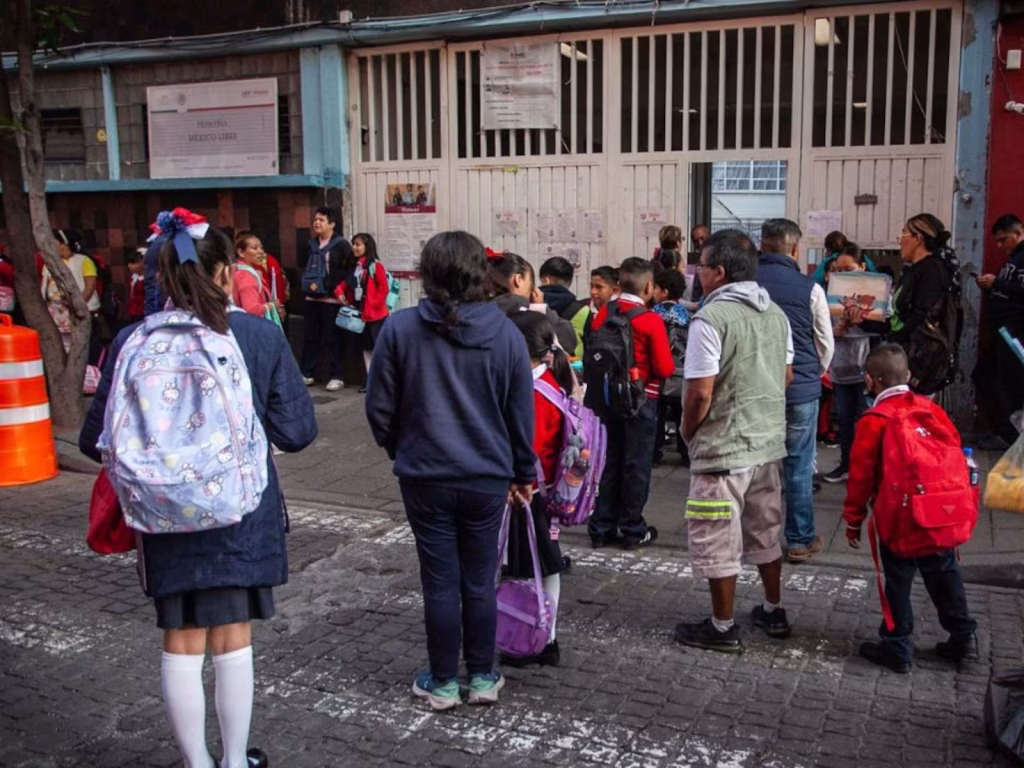 En Michoacán, más de 1.2 millones de estudiantes regresan a las aulas tras el receso invernal