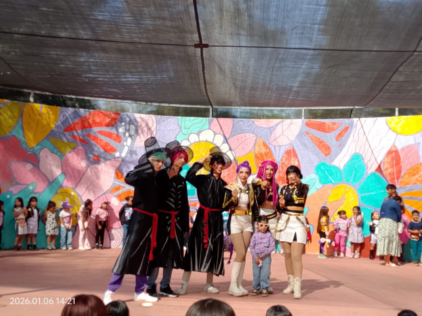 Guerreras K-Pop cautivan a niños y niñas en el Zoológico de Morelia, en celebración del Día de Reyes