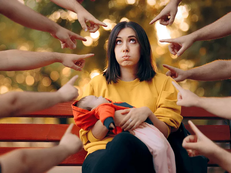 La maternidad como campo de batalla simbólica; cuando el cuerpo de las mujeres se vuelve opinión pública