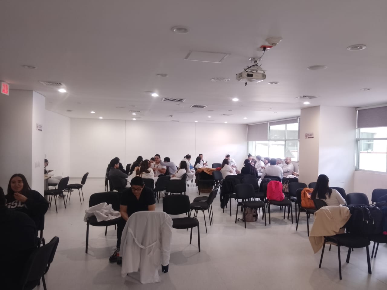 Médicos residentes del hospital «Dr. Miguel Silva» inician paro por falta de pagos y prestaciones