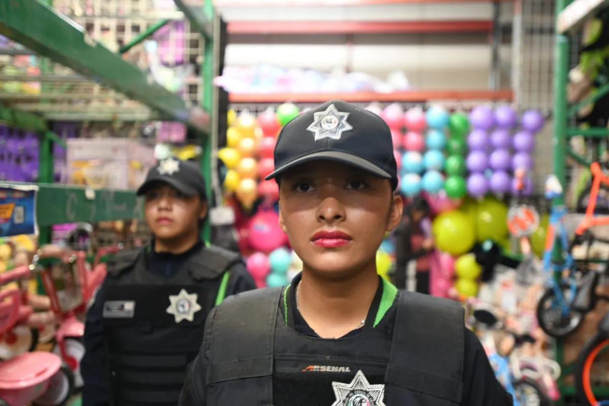 Reyes Magos y represión: El Estado criminaliza la supervivencia mientras celebra la «magia» del consumo